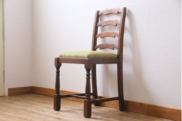 アンティーク家具　イギリスアンティーク　オーク材　背もたれのデザインが特徴的なチェア(ダイニングチェア、ワークチェア、椅子)(1)