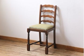 アンティーク家具　イギリスアンティーク　オーク材　背もたれのデザインが特徴的なチェア(ダイニングチェア、ワークチェア、椅子)(1)