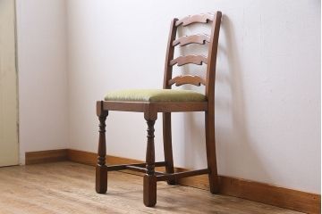 アンティーク家具　イギリスアンティーク　オーク材　背もたれのデザインが特徴的なチェア(ダイニングチェア、ワークチェア、椅子)(2)