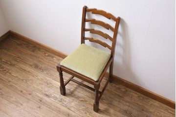 アンティーク家具　イギリスアンティーク　オーク材　背もたれのデザインが特徴的なチェア(ダイニングチェア、ワークチェア、椅子)(2)