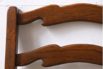 アンティーク家具　イギリスアンティーク　オーク材　背もたれのデザインが特徴的なチェア(ダイニングチェア、ワークチェア、椅子)(2)