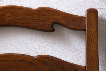 アンティーク家具　イギリスアンティーク　オーク材　背もたれのデザインが特徴的なチェア(ダイニングチェア、ワークチェア、椅子)(2)