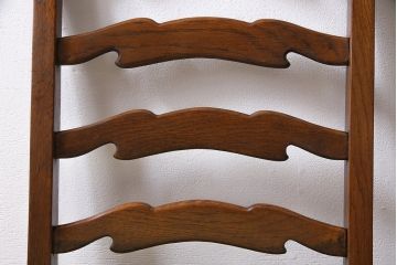 アンティーク家具　イギリスアンティーク　オーク材　背もたれのデザインが特徴的なチェア(ダイニングチェア、ワークチェア、椅子)(2)