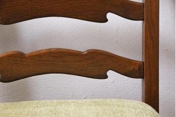 アンティーク家具　イギリスアンティーク　オーク材　背もたれのデザインが特徴的なチェア(ダイニングチェア、ワークチェア、椅子)(2)