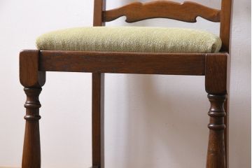 アンティーク家具　イギリスアンティーク　オーク材　背もたれのデザインが特徴的なチェア(ダイニングチェア、ワークチェア、椅子)(2)
