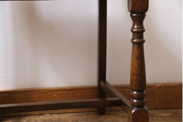 アンティーク家具　イギリスアンティーク　オーク材　背もたれのデザインが特徴的なチェア(ダイニングチェア、ワークチェア、椅子)(3)