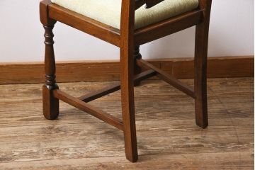 アンティーク家具　イギリスアンティーク　オーク材　背もたれのデザインが特徴的なチェア(ダイニングチェア、ワークチェア、椅子)(3)