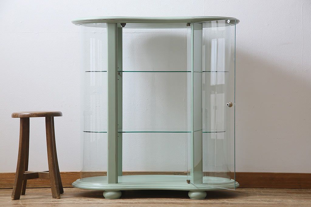 フランスヴィンテージ　淡いペイントカラーのガラスケース(キャビネット、飾り棚、ビンテージ)(定価約20万円)