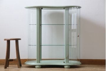 フランスヴィンテージ　淡いペイントカラーのガラスケース(キャビネット、飾り棚、ビンテージ)(定価約20万円)