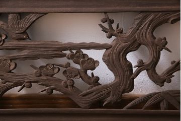 和製アンティーク　桐材　花鳥図　奥行のある構図が見事な透かし彫りの欄間(明かり取り、装飾品)(1)