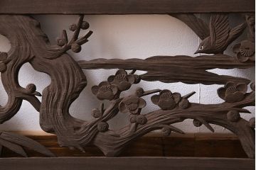 和製アンティーク　桐材　花鳥図　奥行のある構図が見事な透かし彫りの欄間(明かり取り、装飾品)(1)