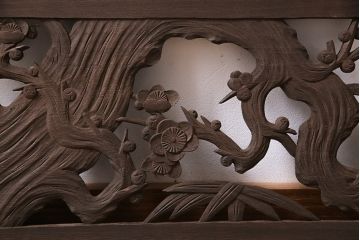 和製アンティーク　桐材　花鳥図　奥行のある構図が見事な透かし彫りの欄間(明かり取り、装飾品)(1)