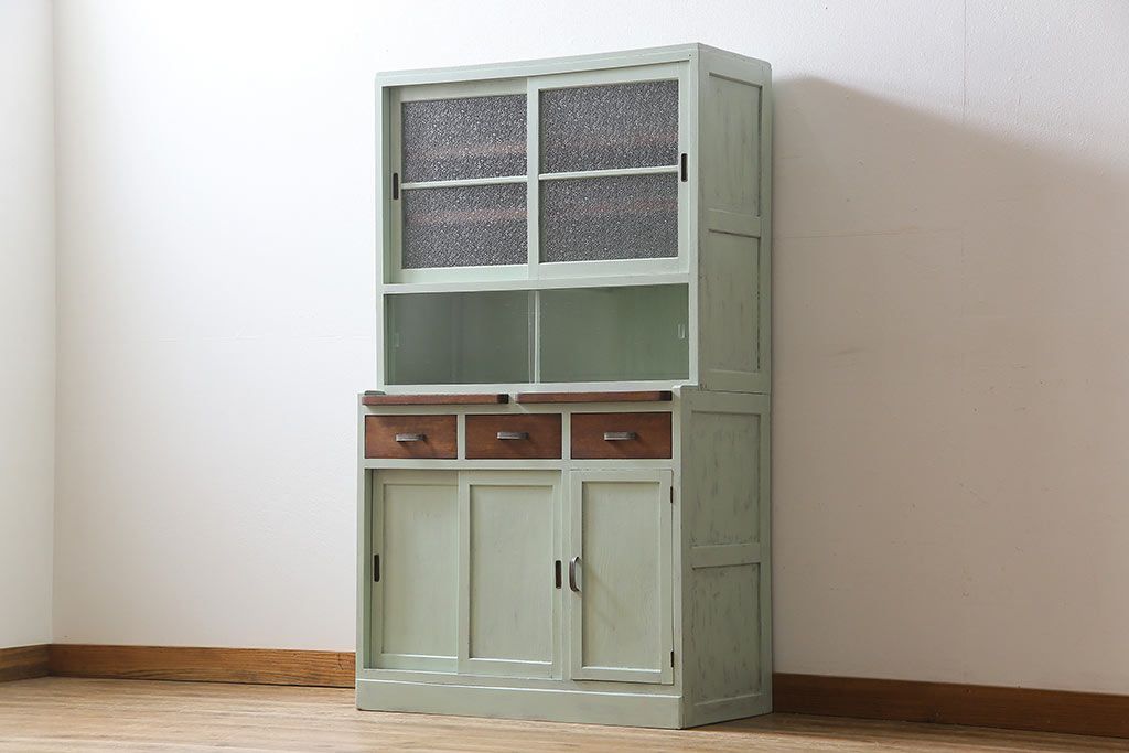 レトロ家具　昭和レトロ　引き出せる作業台付き　懐かしさ漂うペイントの食器棚(カップボード、収納棚)