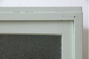 レトロ家具　昭和レトロ　引き出せる作業台付き　懐かしさ漂うペイントの食器棚(カップボード、収納棚)