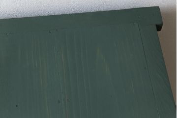 和製アンティーク　ペイント家具　ラフジュオリジナルガラス入り　レトロモダンな雰囲気漂う収納棚(食器棚、戸棚)