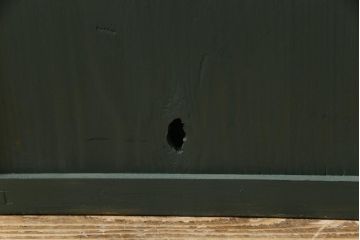 和製アンティーク　ペイント家具　ラフジュオリジナルガラス入り　レトロモダンな雰囲気漂う収納棚(食器棚、戸棚)