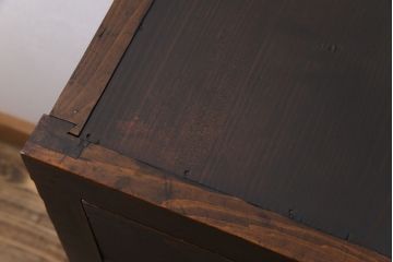 アンティーク家具　和製アンティーク　前面ヒノキ材　堅牢さと上品な雰囲気が魅力的な帳場箪笥(時代箪笥、収納棚)