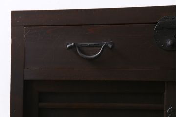 アンティーク家具　和製アンティーク　前面ヒノキ材　堅牢さと上品な雰囲気が魅力的な帳場箪笥(時代箪笥、収納棚)