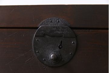 アンティーク家具　和製アンティーク　前面ヒノキ材　堅牢さと上品な雰囲気が魅力的な帳場箪笥(時代箪笥、収納棚)