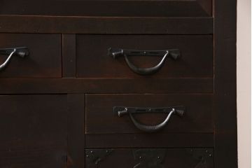 アンティーク家具　和製アンティーク　前面ヒノキ材　堅牢さと上品な雰囲気が魅力的な帳場箪笥(時代箪笥、収納棚)