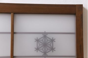 昭和後期　すりガラス入り　組子のデザインがアクセントになった明り取り(フィックス窓、はめ殺し)
