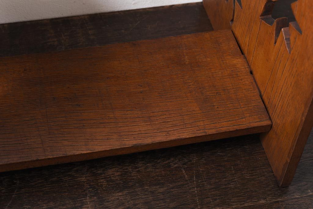 アンティーク雑貨　昭和レトロ　栓材　紅葉の透かし彫りが風情漂う本立て