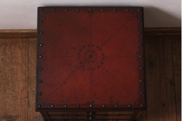 ビンテージ家具　無骨な雰囲気を漂わすレトロな小引き出し(小物収納、卓上収納)