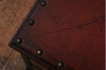 ビンテージ家具　無骨な雰囲気を漂わすレトロな小引き出し(小物収納、卓上収納)