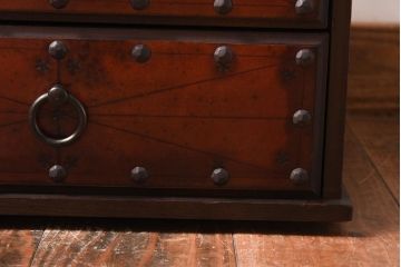 ビンテージ家具　無骨な雰囲気を漂わすレトロな小引き出し(小物収納、卓上収納)