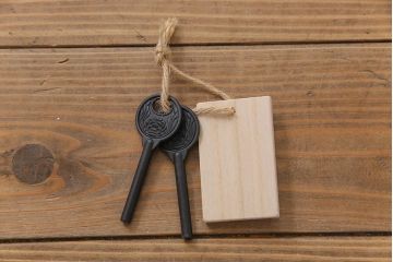 中古　岩谷堂箪笥　天板リメイク　威厳のある和の空間づくりに活躍する衣装箪笥(チェスト、整理ダンス、和タンス)