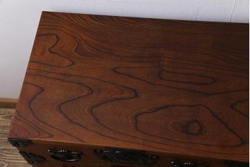 中古　岩谷堂箪笥　脚付リメイク　金具が存在感を放つ開き戸付き整理箪笥(チェスト、和タンス)