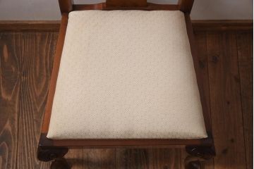 アンティーク家具　フランスアンティーク　ウォールナット材　上品で優雅な佇まいが魅力のダイニングチェア(椅子)(1)