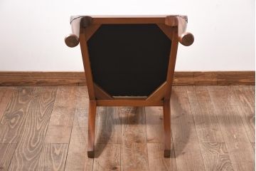 アンティーク家具　フランスアンティーク　ウォールナット材　上品で優雅な佇まいが魅力のダイニングチェア(椅子)(1)