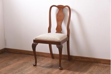 アンティーク家具　フランスアンティーク　ウォールナット材　上品で優雅な佇まいが魅力のダイニングチェア(椅子)(1)