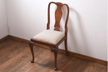 アンティーク家具　フランスアンティーク　ウォールナット材　上品で優雅な佇まいが魅力のダイニングチェア(椅子)(2)