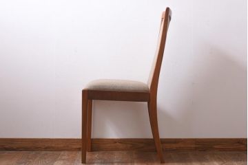 ヴィンテージ家具　北欧ビンテージ　G-PLAN(ジープラン)　しなやかなラインが魅力的なダイニングチェア(ワークチェア、椅子)(1)