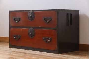 アンティーク家具　和製アンティーク　前面ヒノキ材　無骨な風合いが魅力の会津箪笥(箪笥ローボード、衣装箪笥)