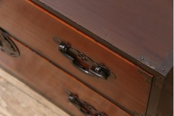アンティーク家具　和製アンティーク　前面ヒノキ材　無骨な風合いが魅力の会津箪笥(箪笥ローボード、衣装箪笥)