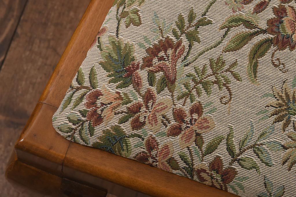 ヴィンテージ家具　フランスビンテージ　ガブリオールレッグ　ゴブラン織り　ビーチ材製ダイニングチェア(椅子)