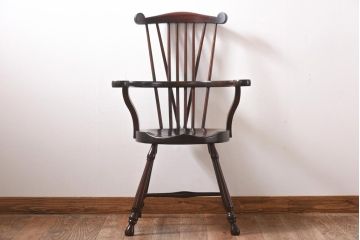 中古　九州民芸家具　こだわりを感じるシルエットのウィンザーチェア(ワークチェア、アームチェア、ウインザーチェア)(2)