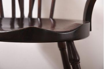 中古　九州民芸家具　こだわりを感じるシルエットのウィンザーチェア(ワークチェア、アームチェア、ウインザーチェア)(2)