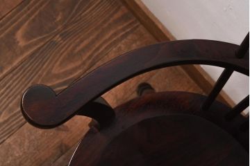 中古　九州民芸家具　こだわりを感じるシルエットのウィンザーチェア(ワークチェア、アームチェア、ウインザーチェア)(2)