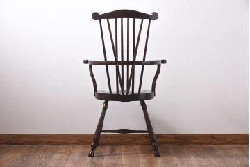 中古　九州民芸家具　こだわりを感じるシルエットのウィンザーチェア(ワークチェア、アームチェア、ウインザーチェア)(2)