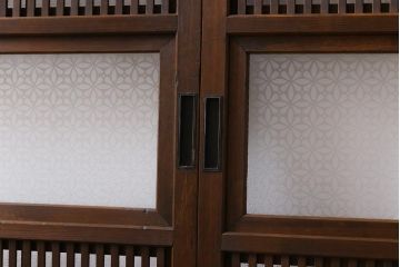 昭和レトロ　変わり花菱ガラス　裏障子枠付き　細い桟が涼しげな格子戸(ガラス帯戸、引き戸、建具)2枚セット