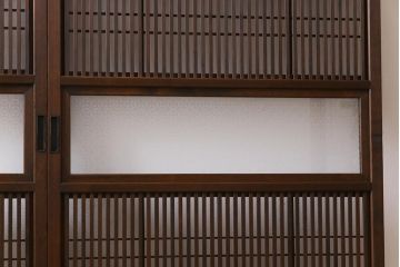 昭和レトロ　変わり花菱ガラス　裏障子枠付き　細い桟が涼しげな格子戸(ガラス帯戸、引き戸、建具)2枚セット