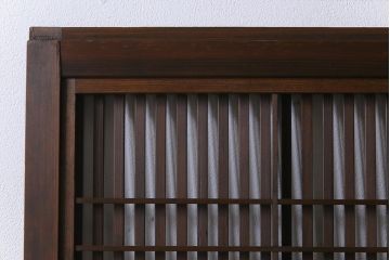 昭和レトロ　変わり花菱ガラス　裏障子枠付き　細い桟が涼しげな格子戸(ガラス帯戸、引き戸、建具)2枚セット