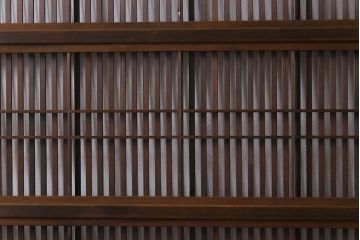 昭和レトロ　変わり花菱ガラス　裏障子枠付き　細い桟が涼しげな格子戸(ガラス帯戸、引き戸、建具)2枚セット