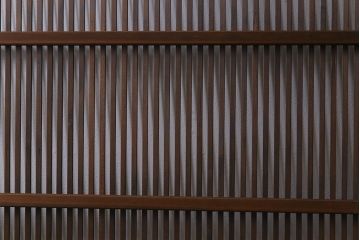 昭和初期　市松模様ガラス　和モダンな雰囲気高まる格子戸(ガラス帯戸、引き戸、建具)2枚セット