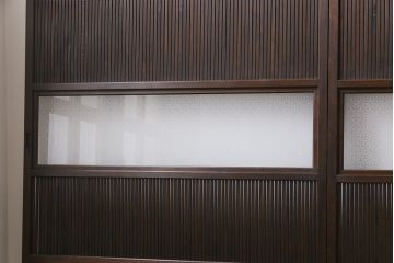 高級品!　変わり花菱ガラス　ヒノキ柾目材　細い桟が並んだ上品な万本格子戸(引き戸、ガラス帯戸、建具)4枚セット