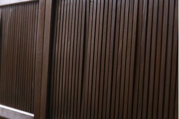 高級品!　変わり花菱ガラス　ヒノキ柾目材　細い桟が並んだ上品な万本格子戸(引き戸、ガラス帯戸、建具)4枚セット